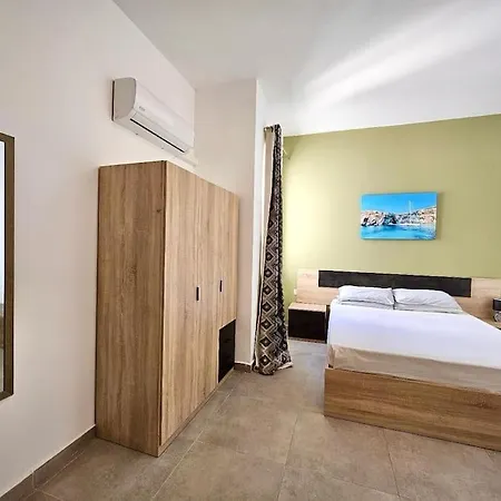 Ph In St Paul's Bay Sleeps 9