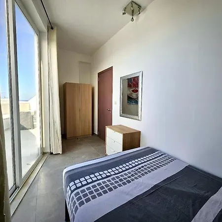 Apartamento Ph In St Paul's Bay Sleeps 9