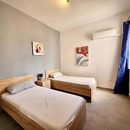 Ph In St Paul's Bay Sleeps 9 Apartamento *